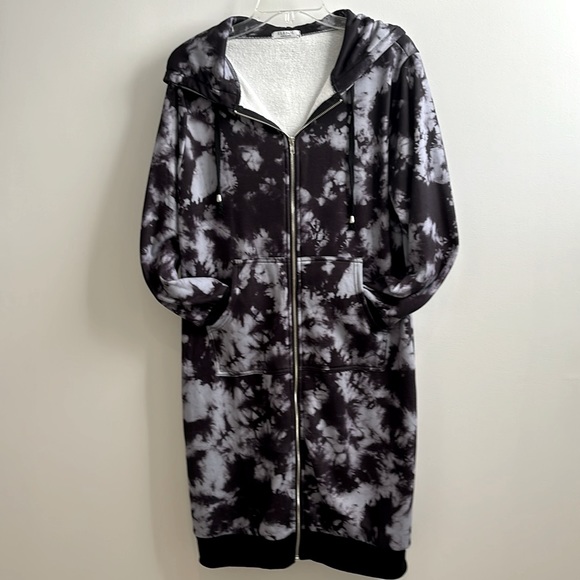 Tops - Elesol Long Sweatshirt Jacket. NWOT